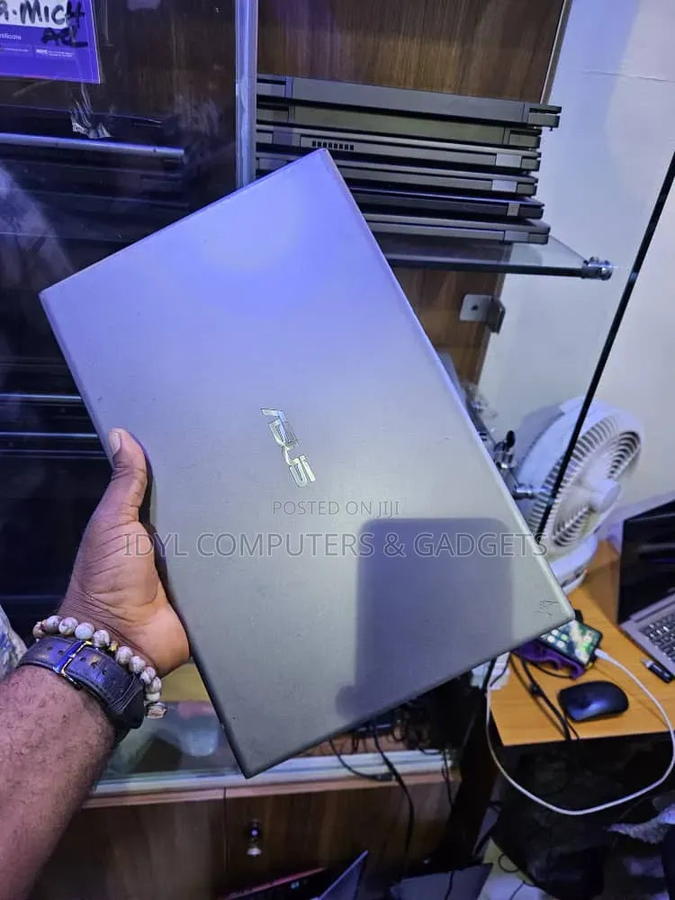 Laptop Asus VivoBook X540SA 12GB Intel Core i5 SSD 256GB