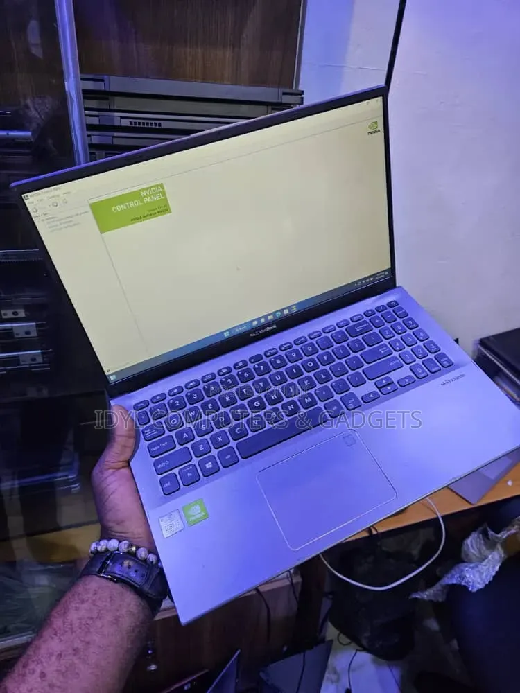 Laptop Asus VivoBook X540SA 12GB Intel Core i5 SSD 256GB