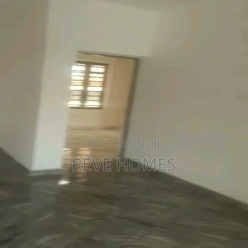 2bdrm Block of Flats in Oworonshoki / Gbagada for rent
