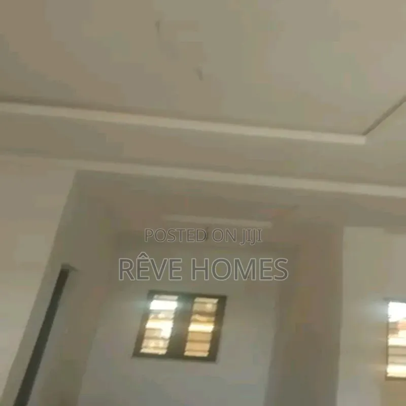 2bdrm Block of Flats in Oworonshoki / Gbagada for rent