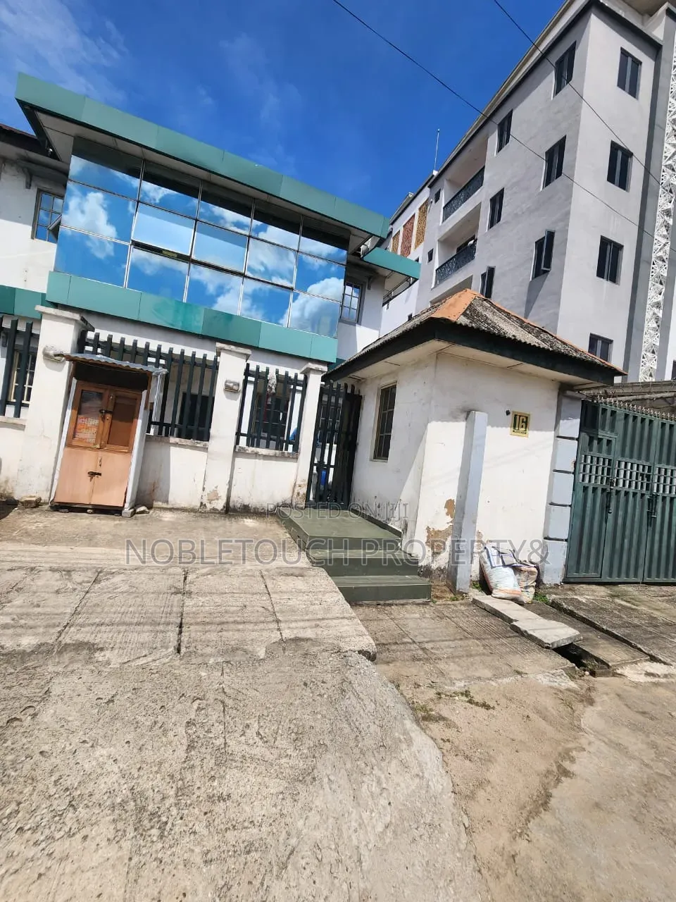 Commercial Building for Lease at Alagomije Yaba