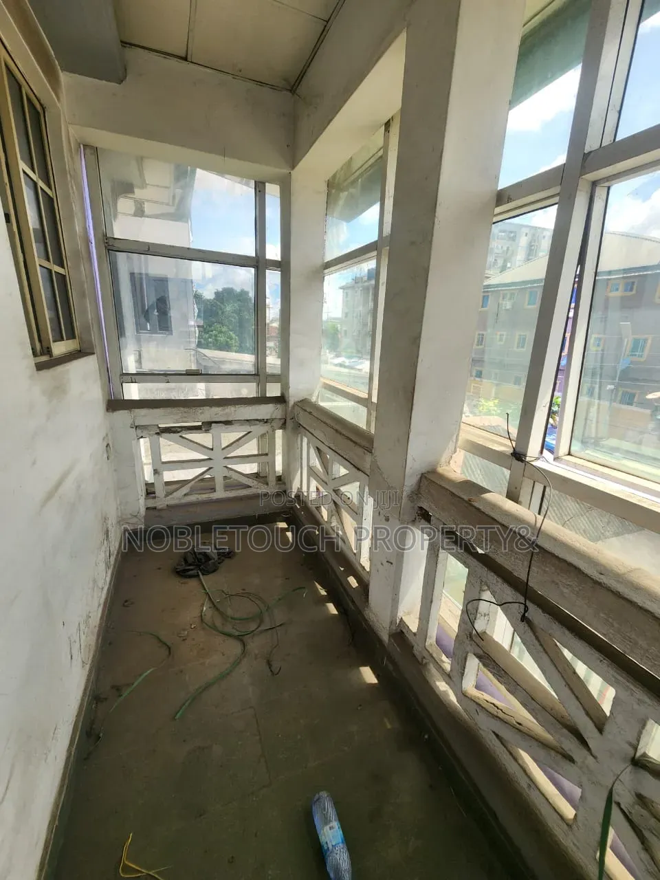 Commercial Building for Lease at Alagomije Yaba