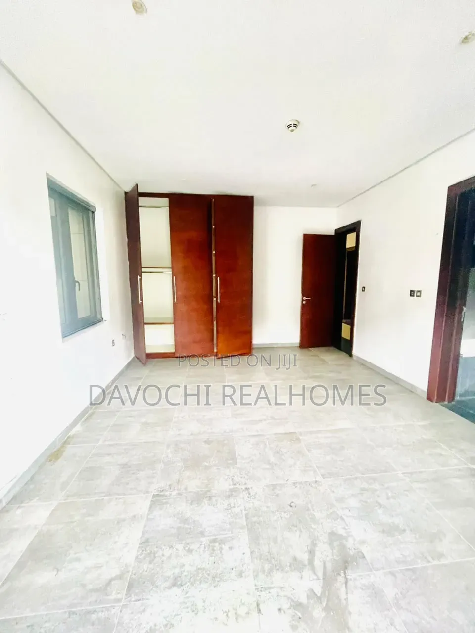 3bdrm Apartment in Lekki Phase 1 for rent