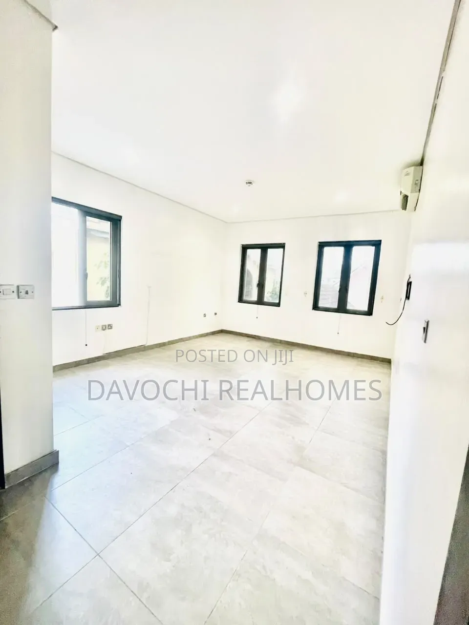 3bdrm Apartment in Lekki Phase 1 for rent