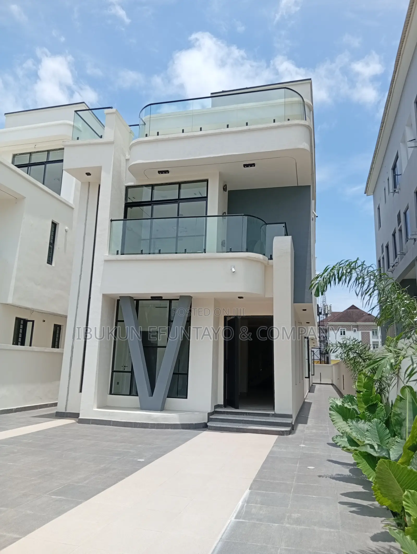 5bdrm Mansion in Belavista Estate, Lekki Phase 1 for sale