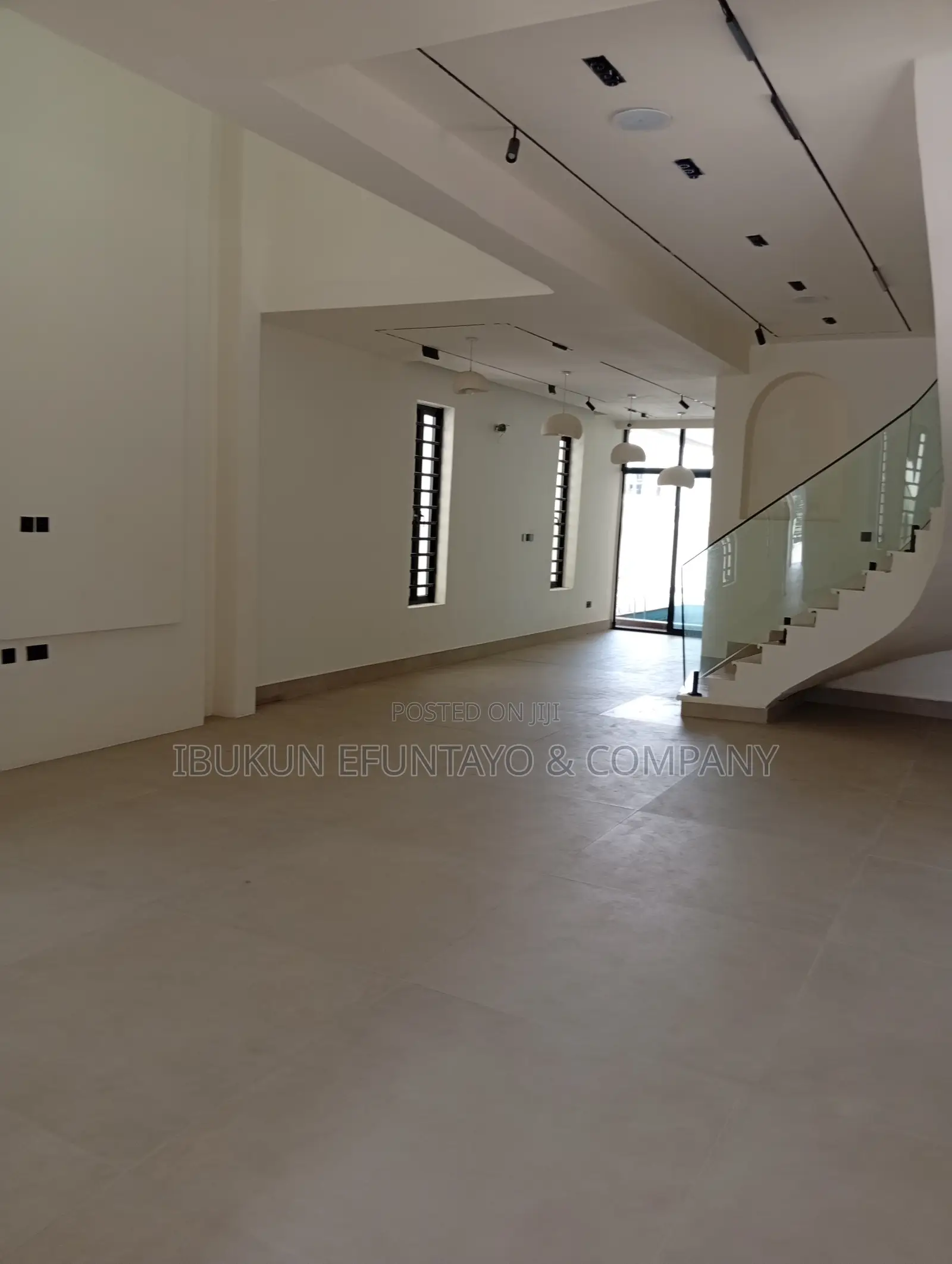 5bdrm Mansion in Belavista Estate, Lekki Phase 1 for sale