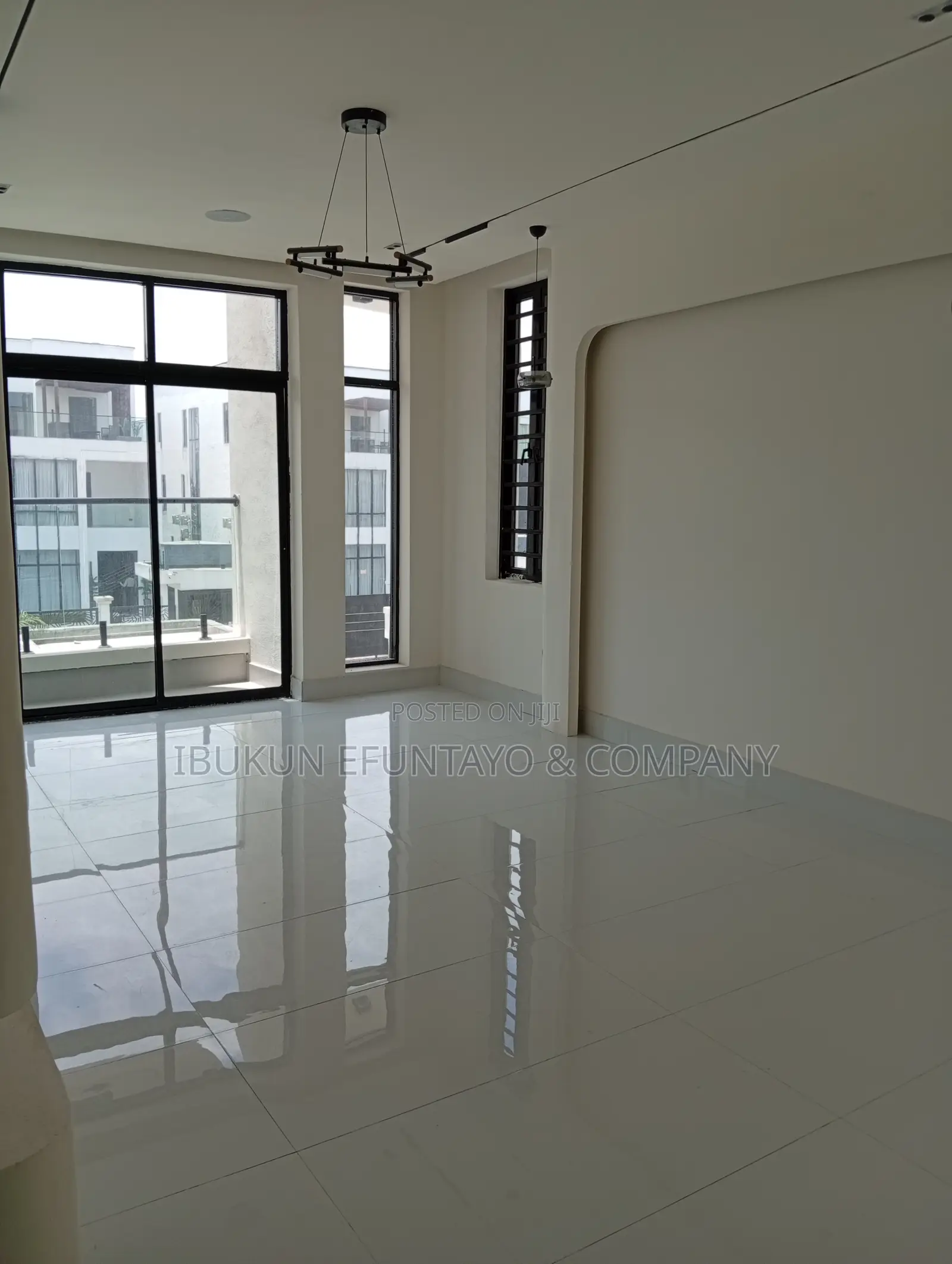 5bdrm Mansion in Belavista Estate, Lekki Phase 1 for sale