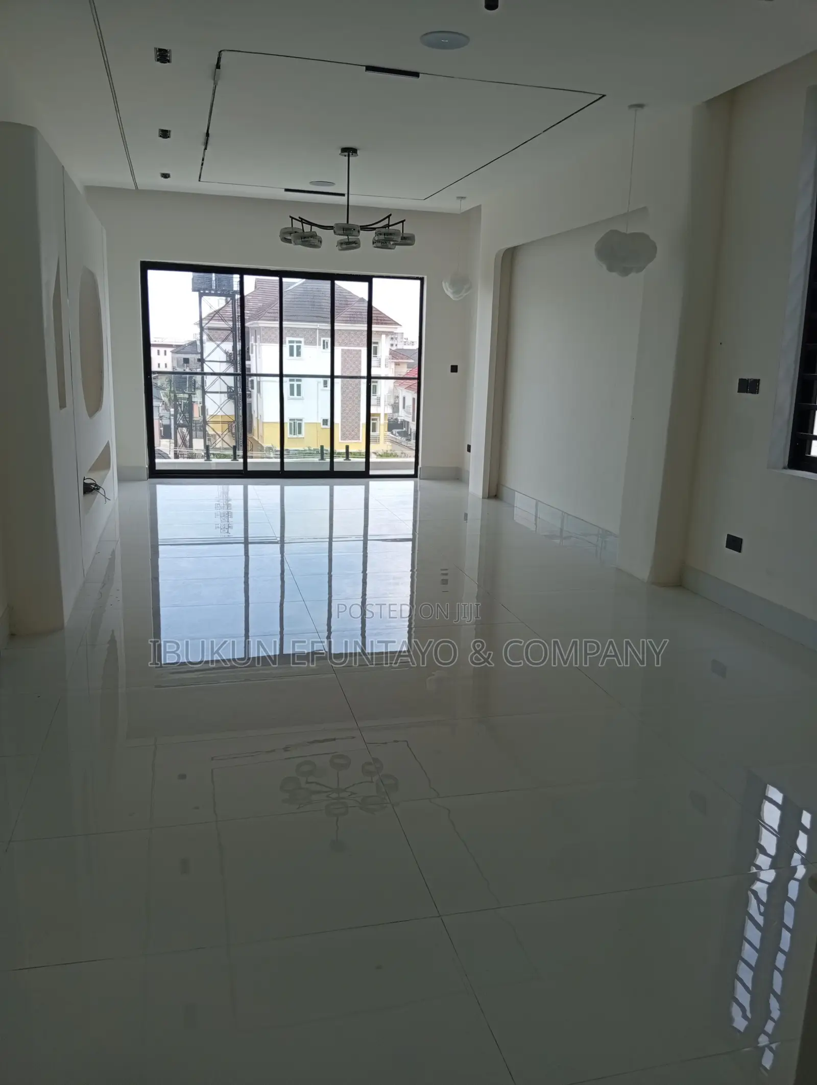 5bdrm Mansion in Belavista Estate, Lekki Phase 1 for sale