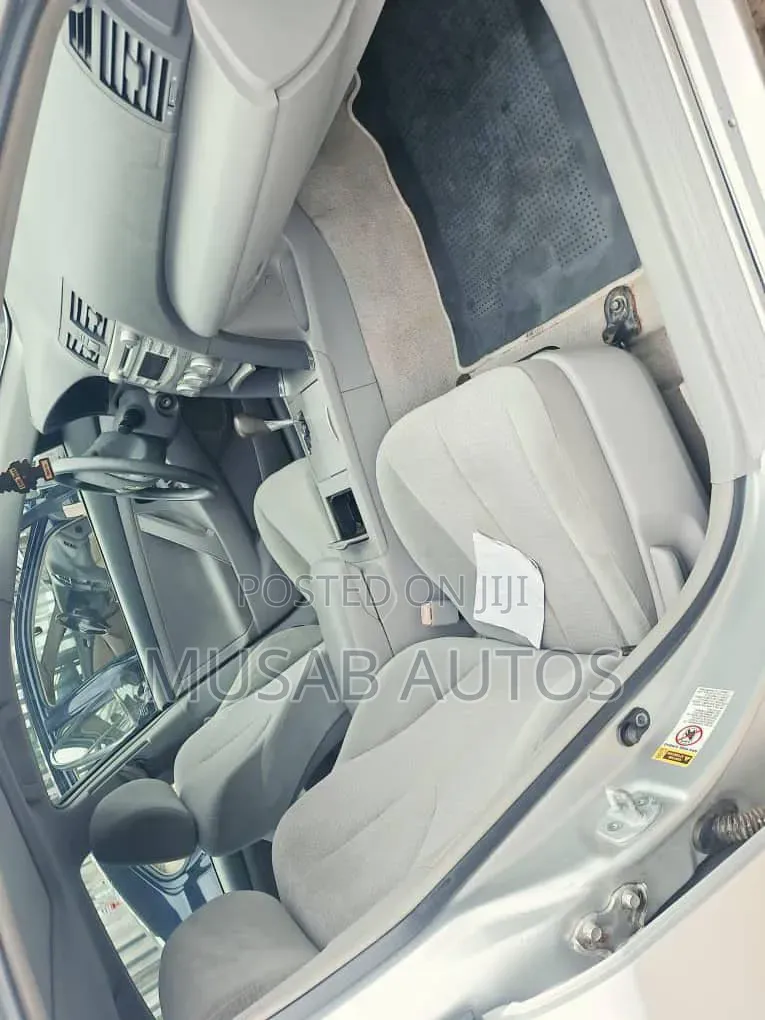 Toyota Camry 2010 Silver