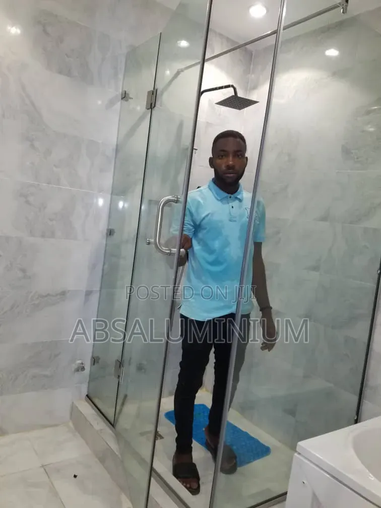 Tempered Glass Shower Cubicle