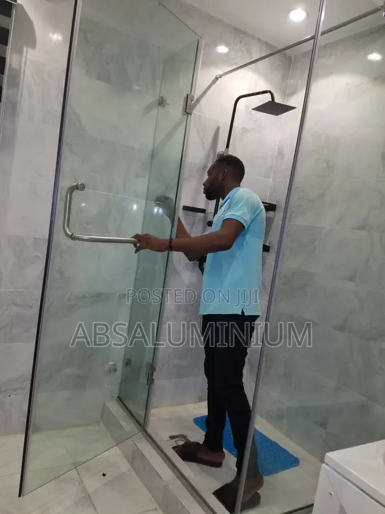 Tempered Glass Shower Cubicle