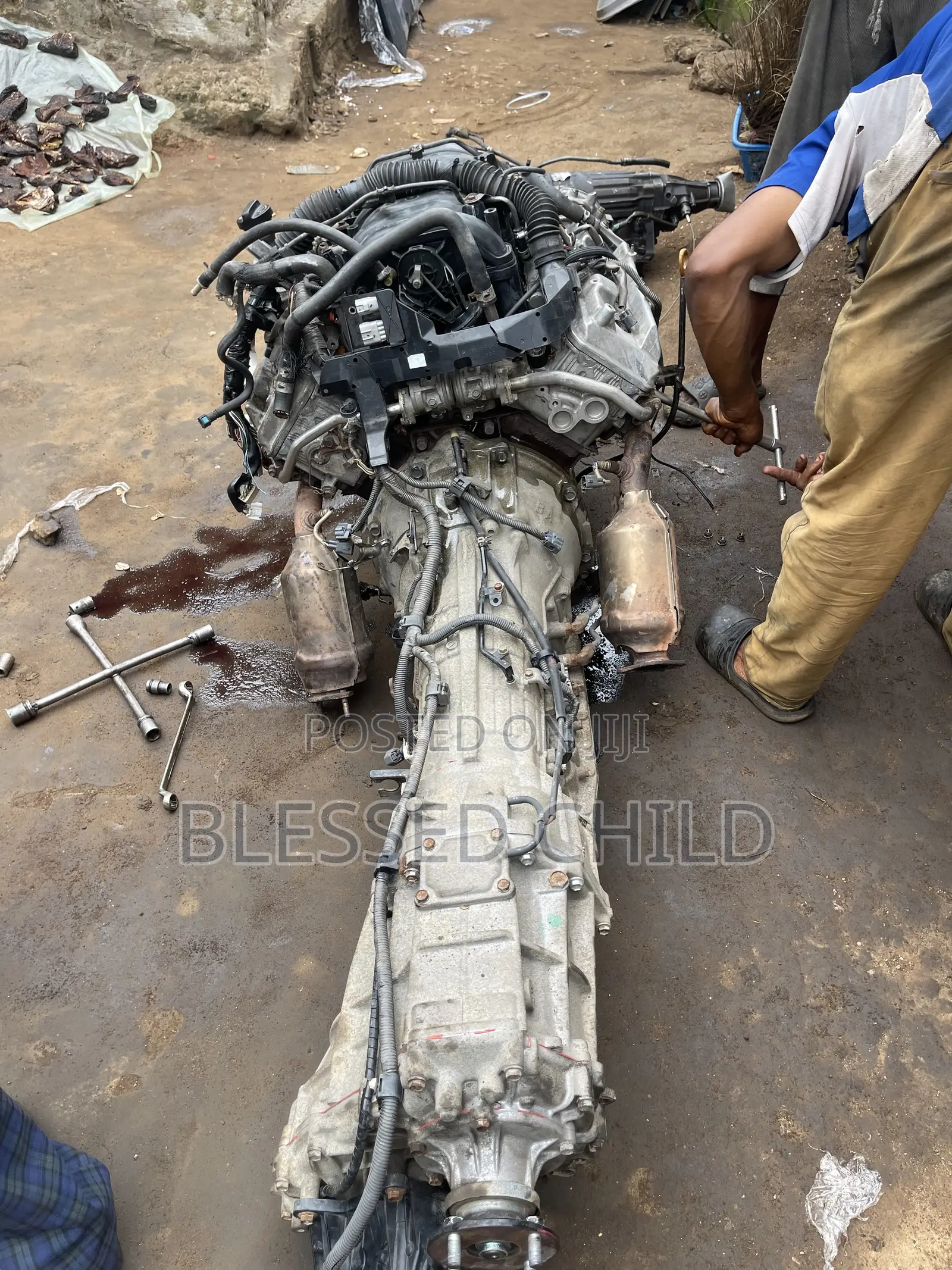 Toyota Tundra Engine and Gear Box 2uz
