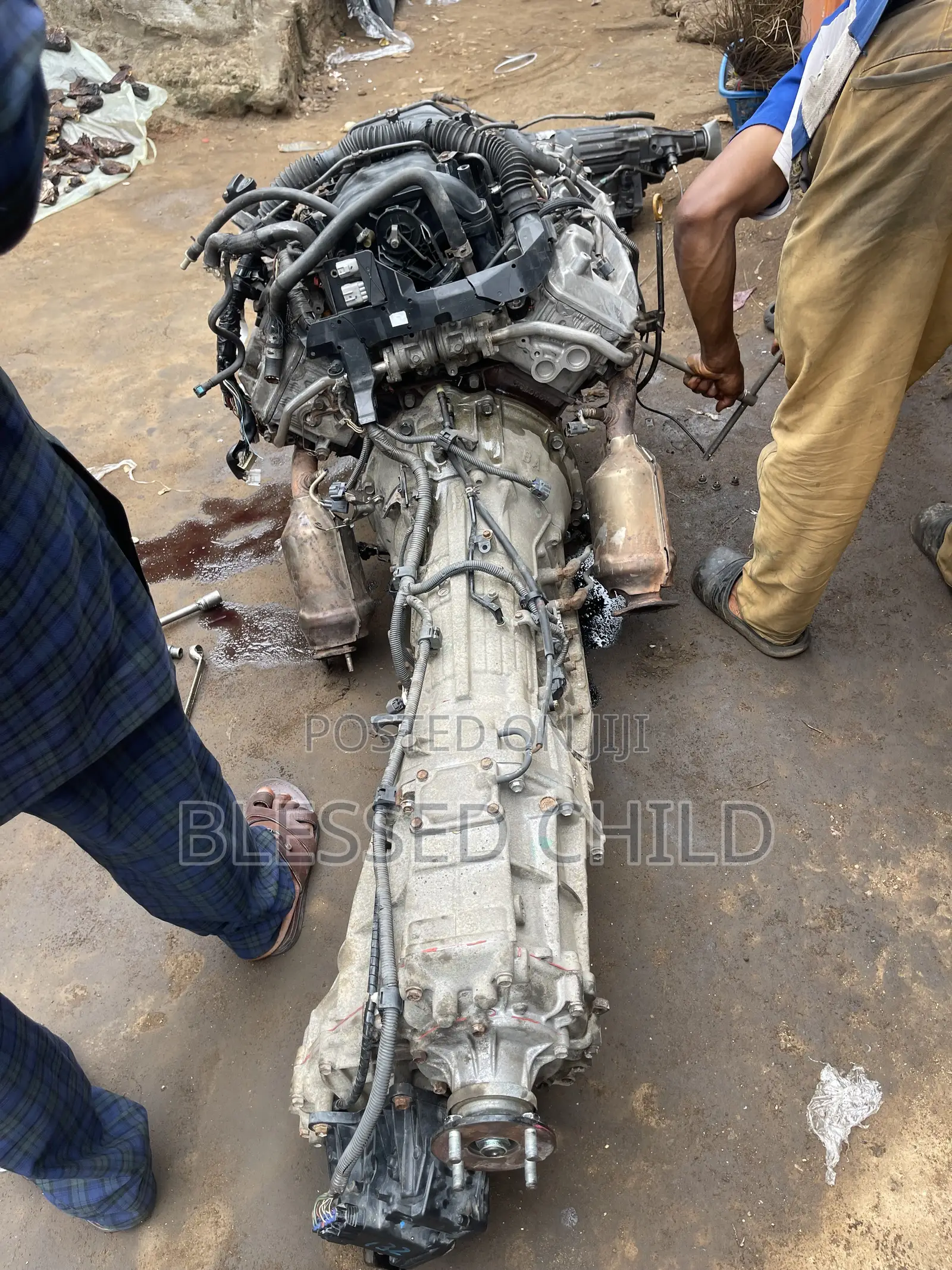 Toyota Tundra Engine and Gear Box 2uz