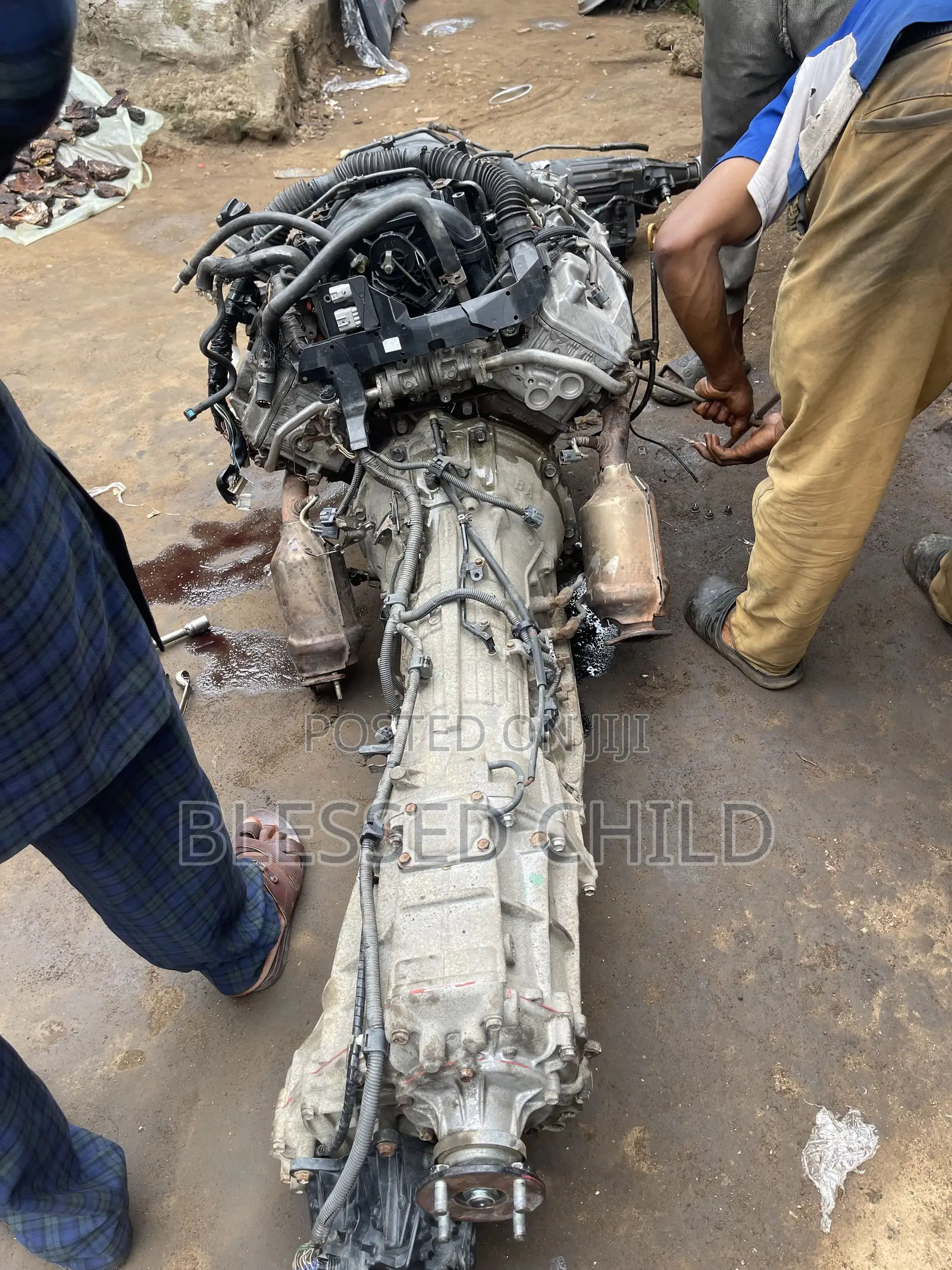 Toyota Tundra Engine and Gear Box 2uz