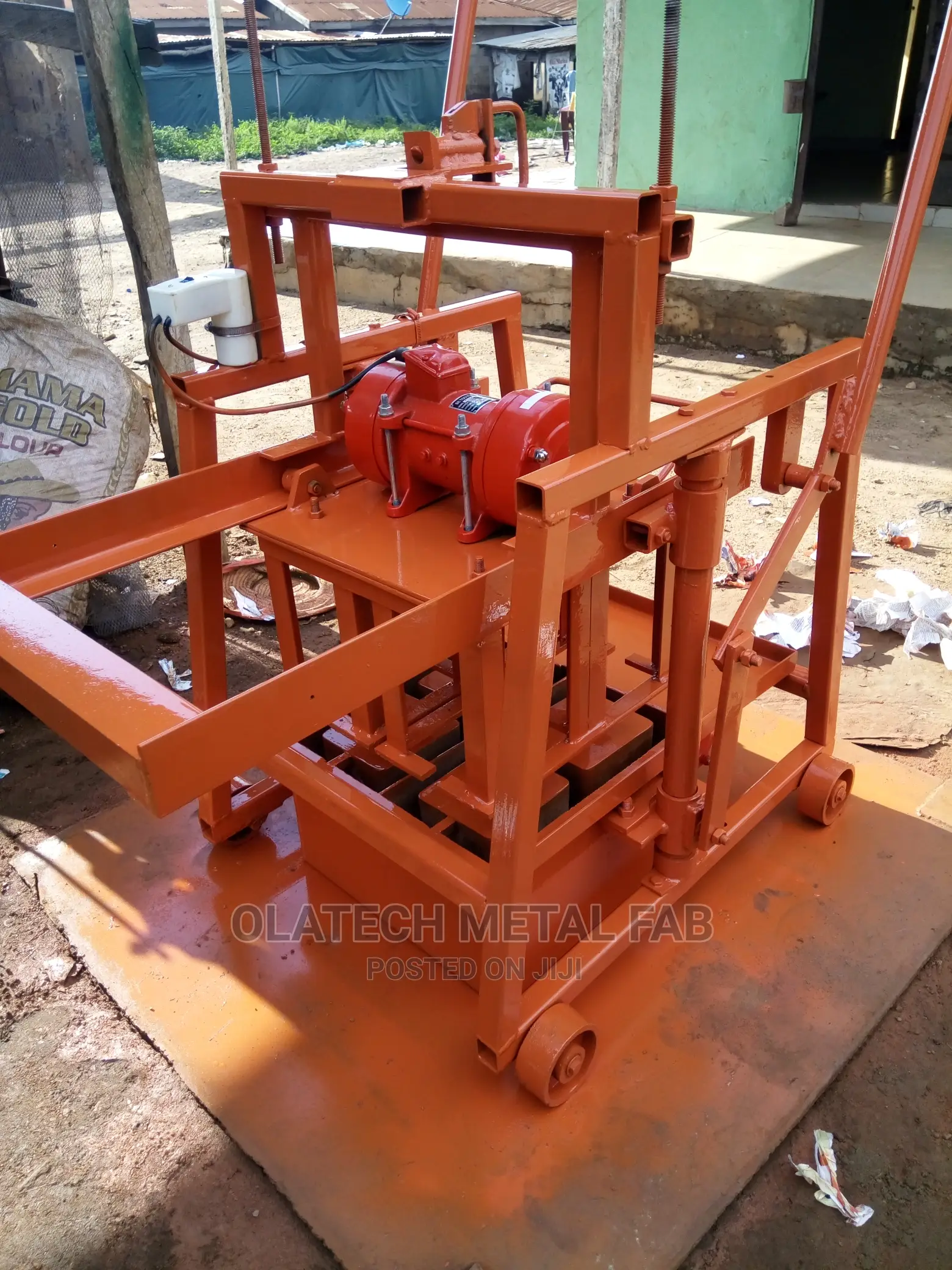 Automated Concrete Block Moulding Machine