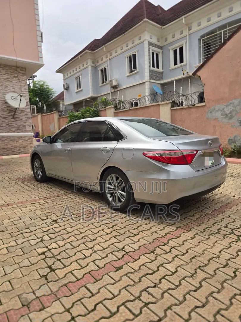 Toyota Camry 2015 Silver
