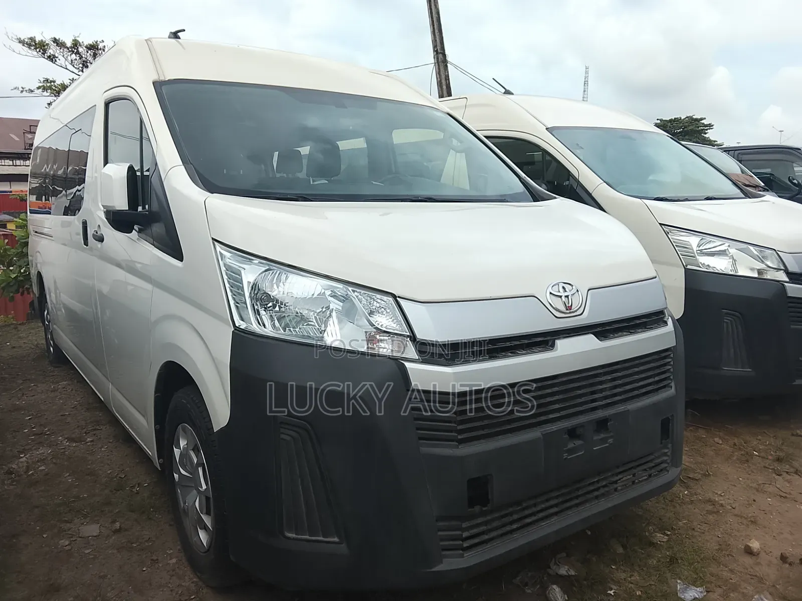 Toyota HiAce 2021 White