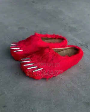 Bravest Studios Bear Claw Mule "Red" Fur