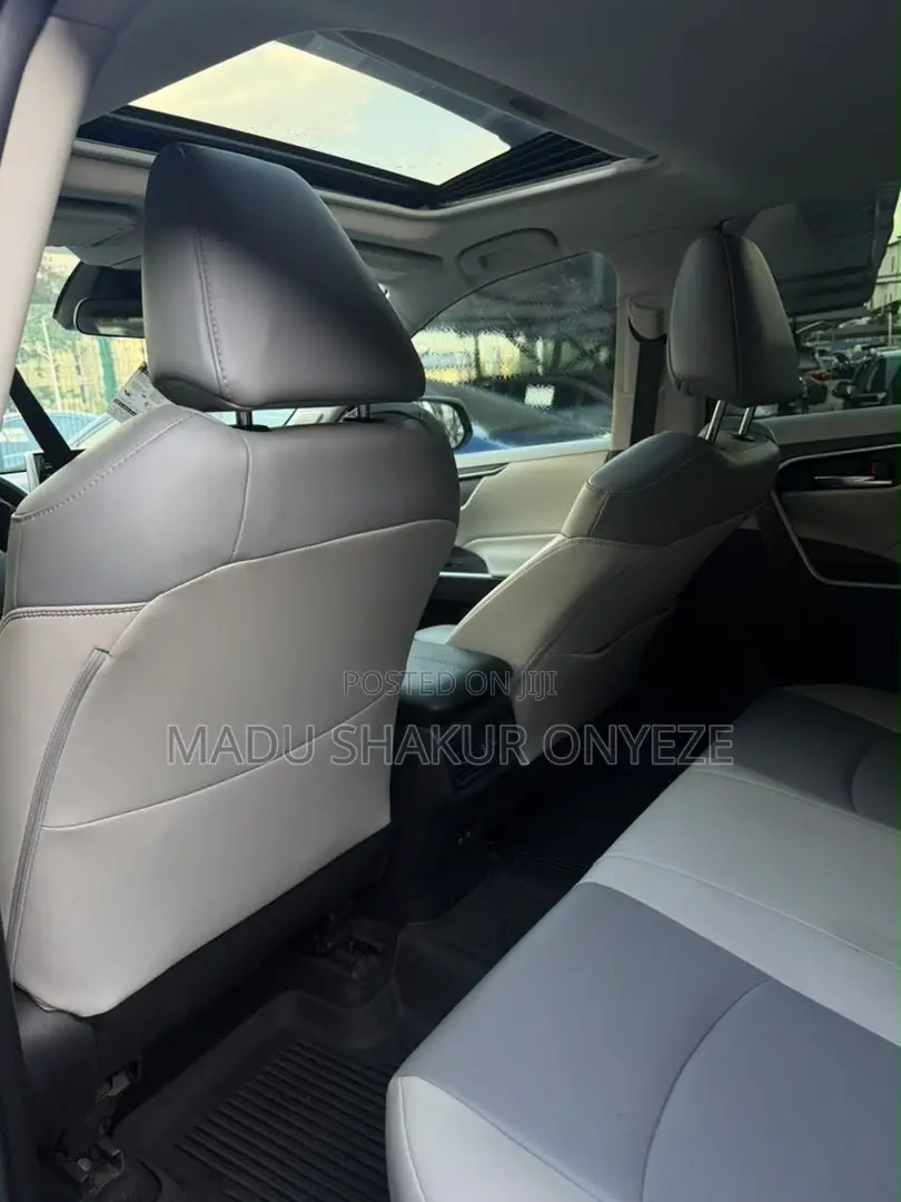 Toyota RAV4 XLE AWD 2020 Gray