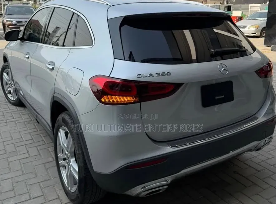 Mercedes-Benz GLA 250 2021 Silver