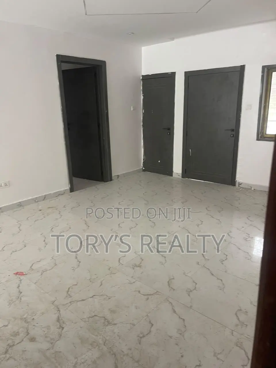 3bdrm Apartment in Lekki Phase 2 for rent