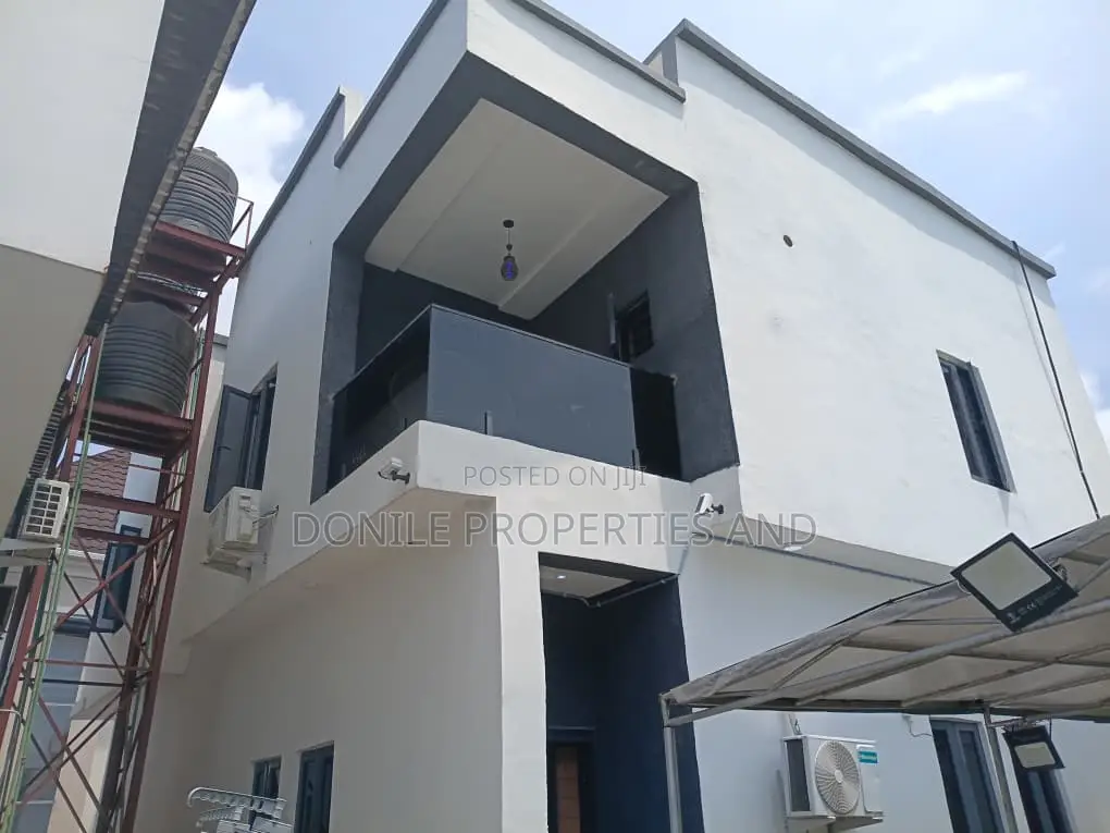4bdrm Duplex in Homas Estate. for sale
