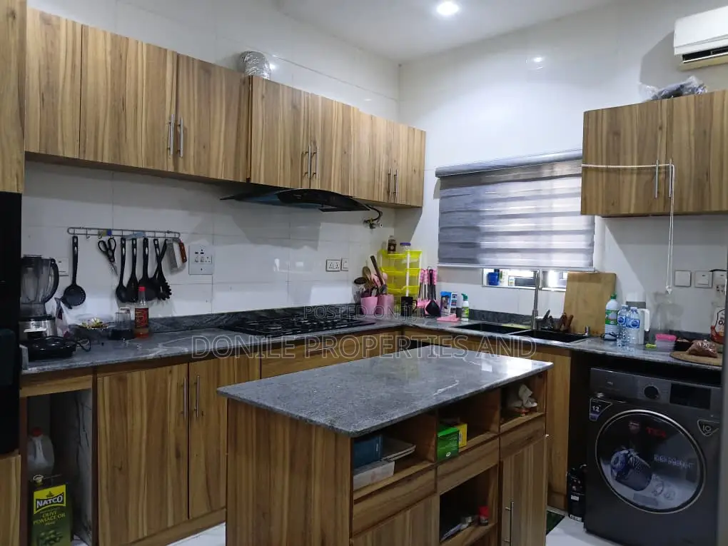 4bdrm Duplex in Homas Estate. for sale