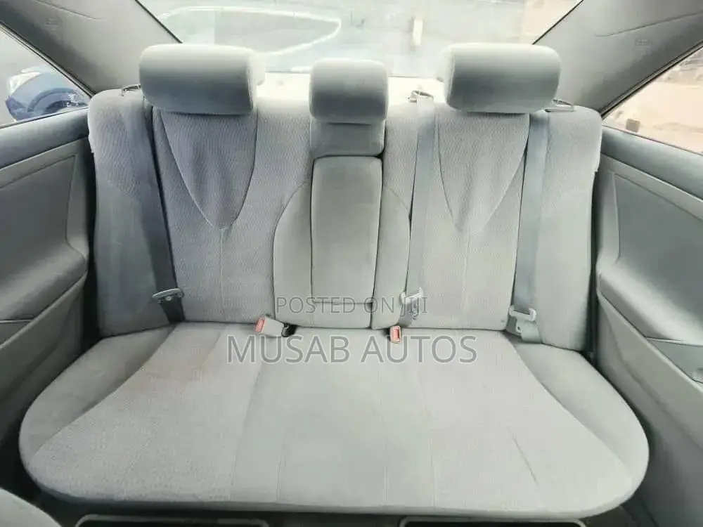 Toyota Camry 2010 Silver