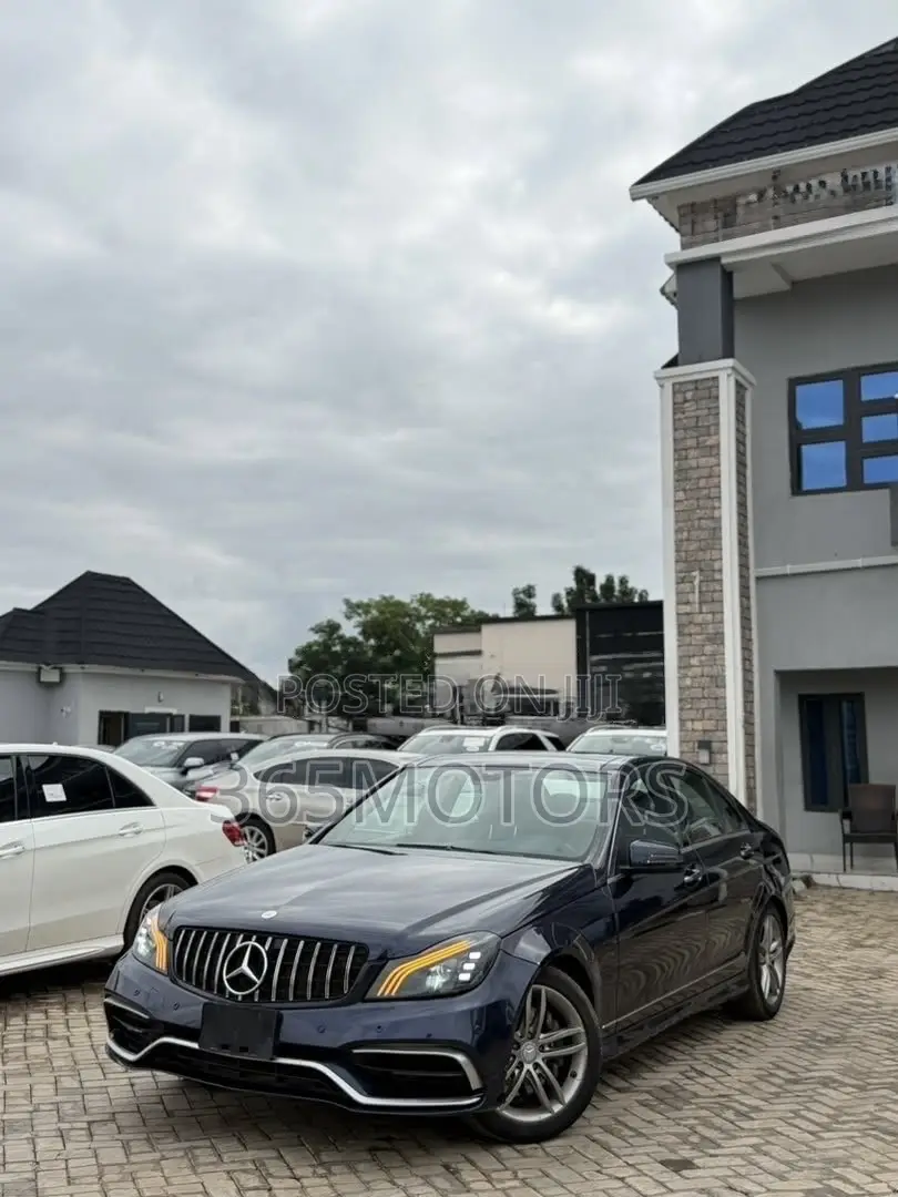 Mercedes-Benz C350 2013 Blue