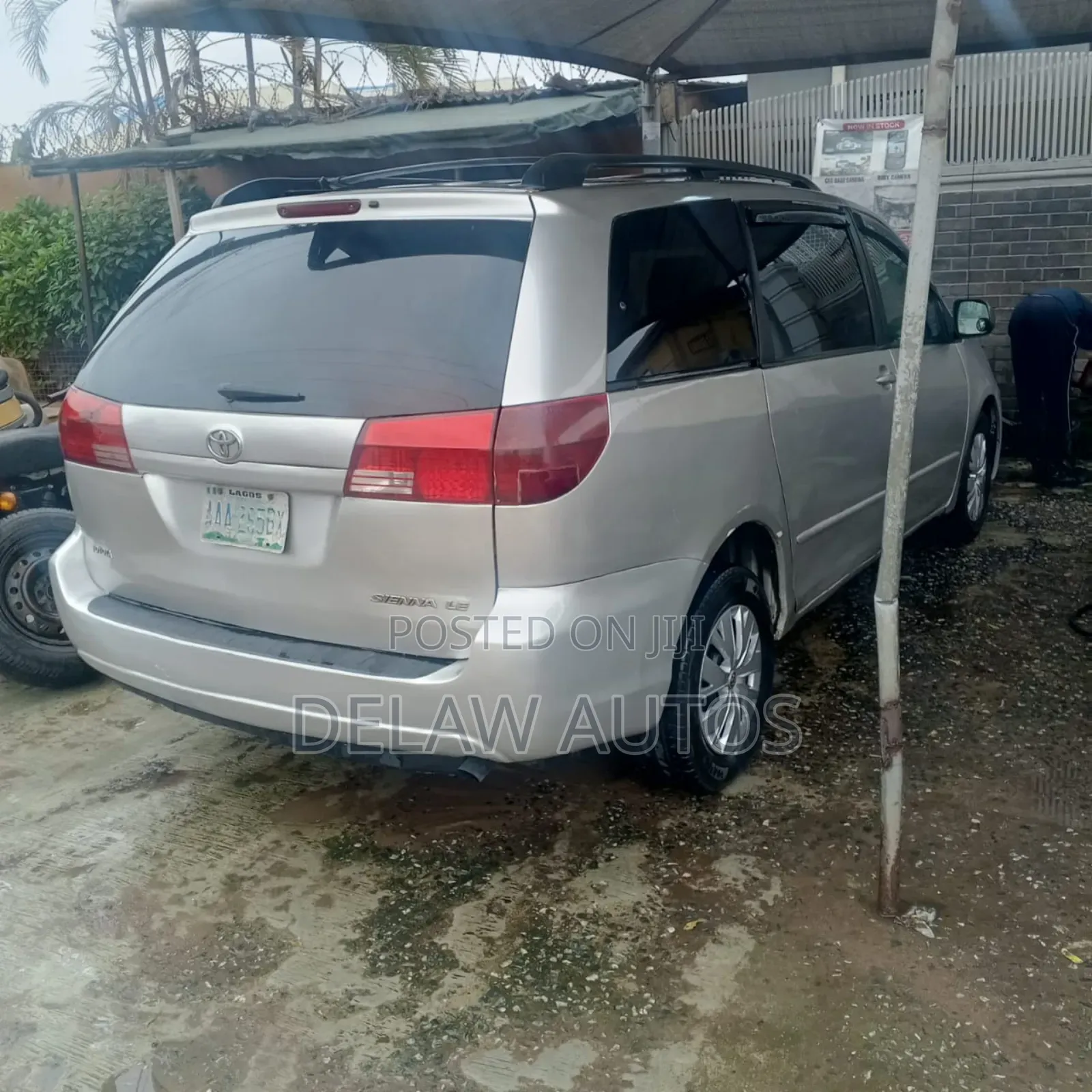 Toyota Sienna 2005 Gold