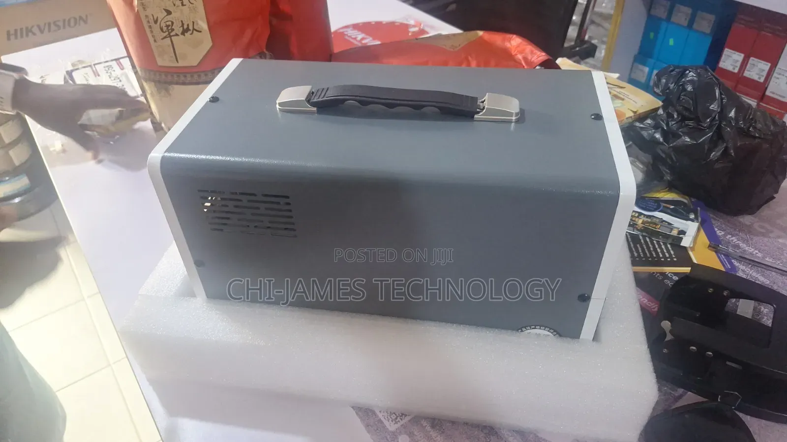 220V Portable Power Station / Solar Generator.