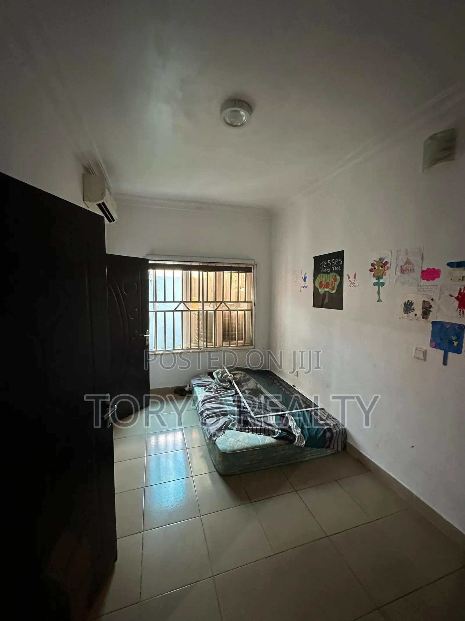 3bdrm Bungalow in Lekki Phase 2 for sale