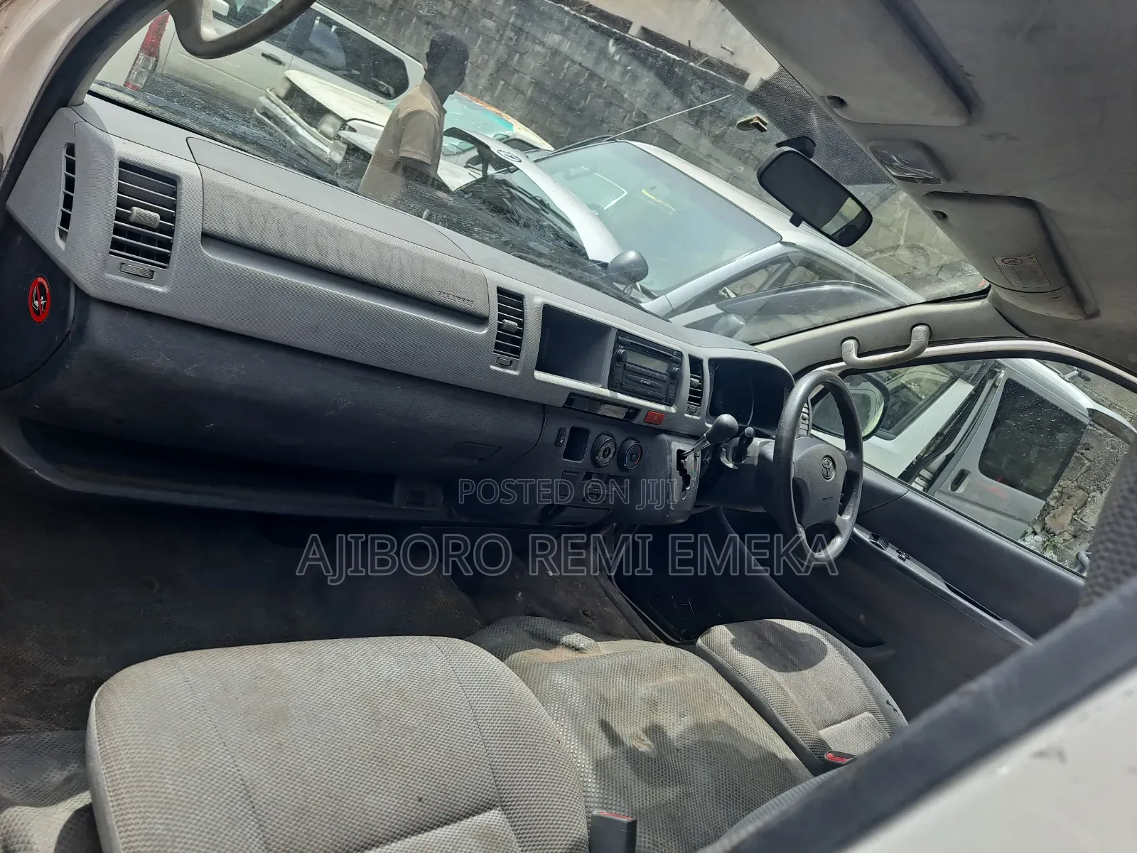 Toyota HiAce 2010 White