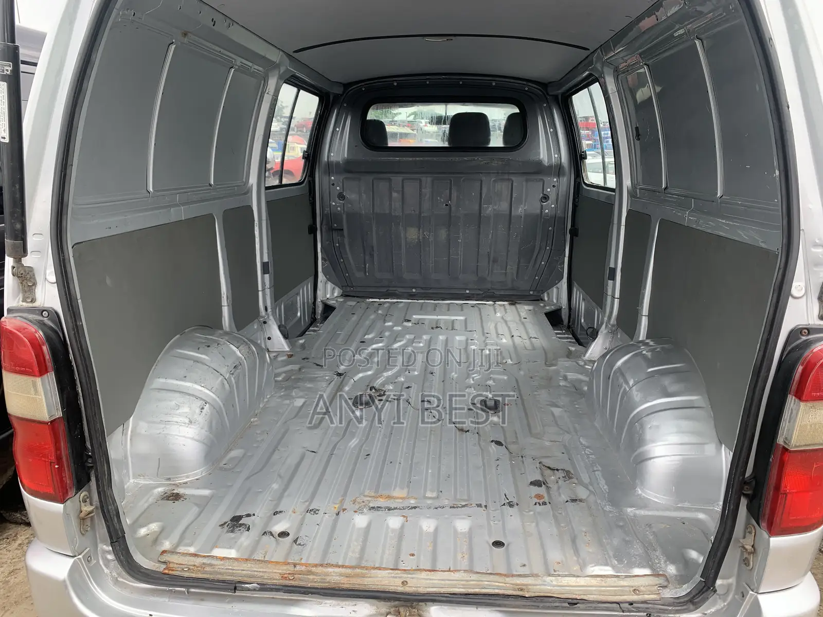 Toyota HiAce 2004 Silver