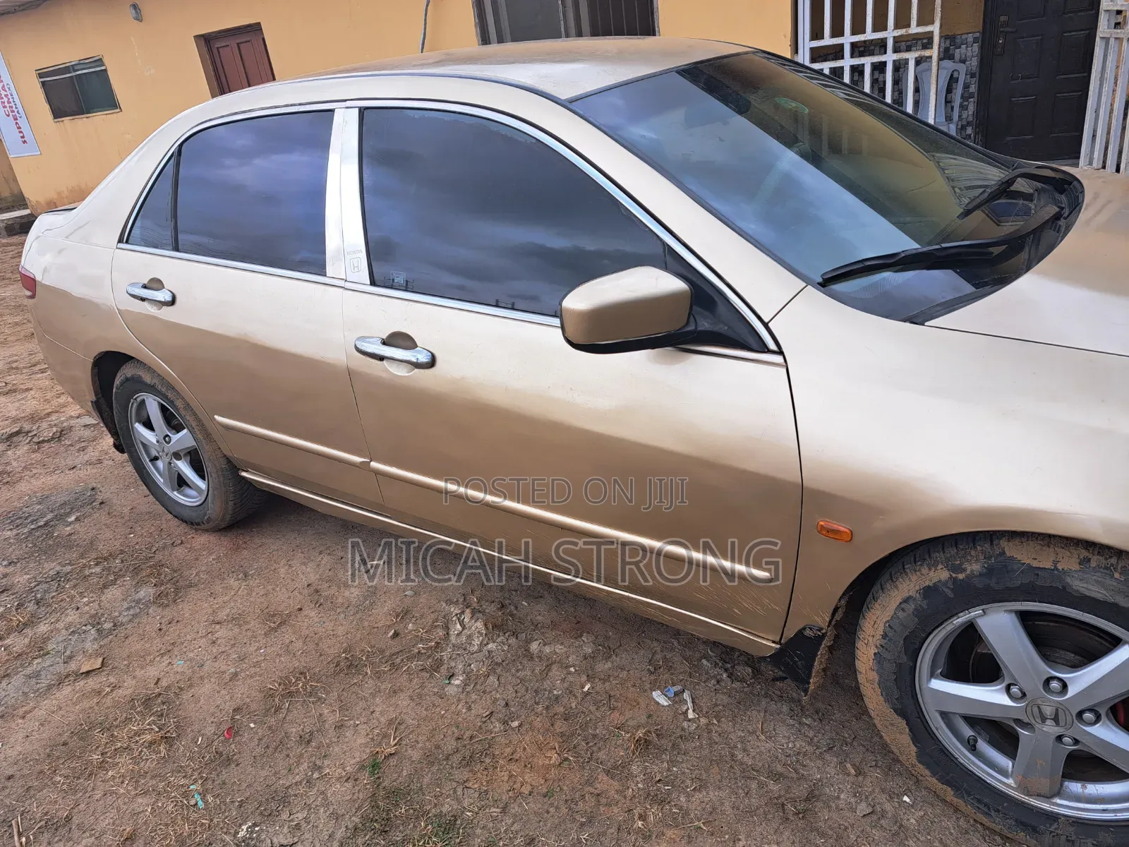 Honda Accord 2004 Gold