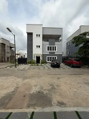 6bdrm Duplex in Brains And Hammers, Apo District for sale