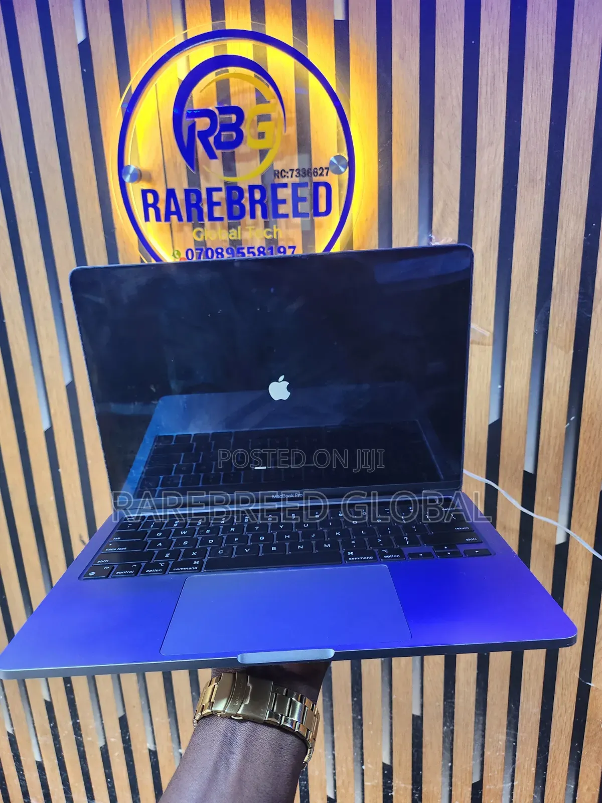 Laptop Apple MacBook Pro 2021 M1 8GB Apple M1 SSD 256GB