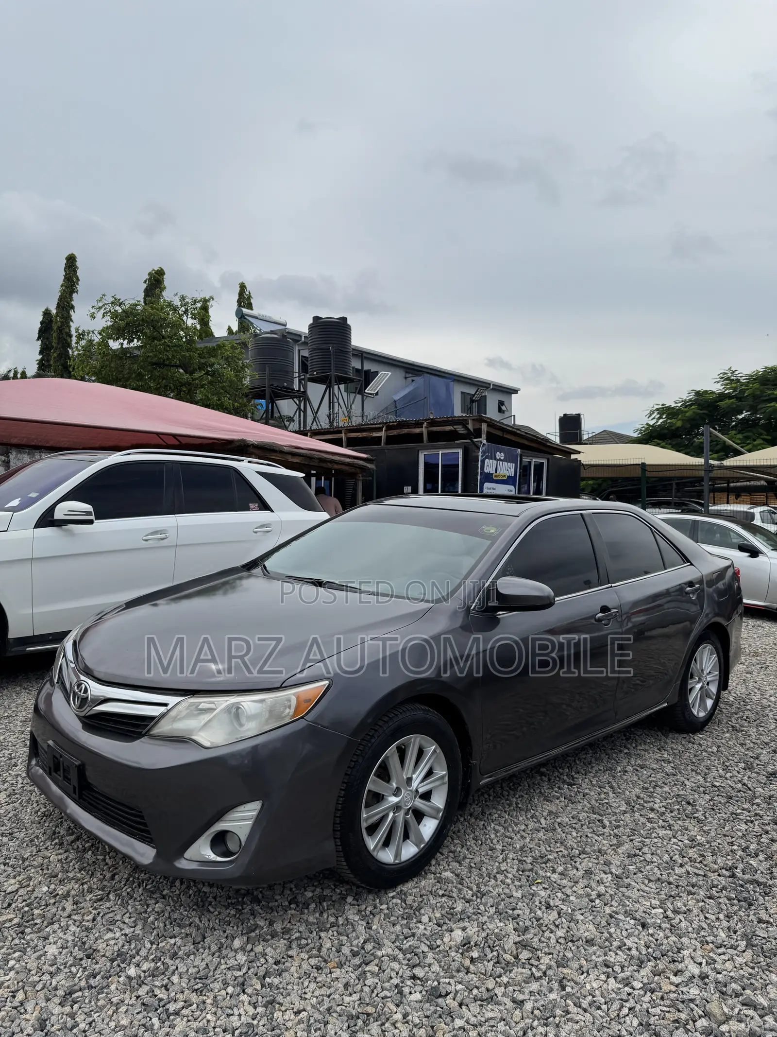 Toyota Camry XLE 4dr Sedan (2.5L 4cyl 6A) 2014 Silver