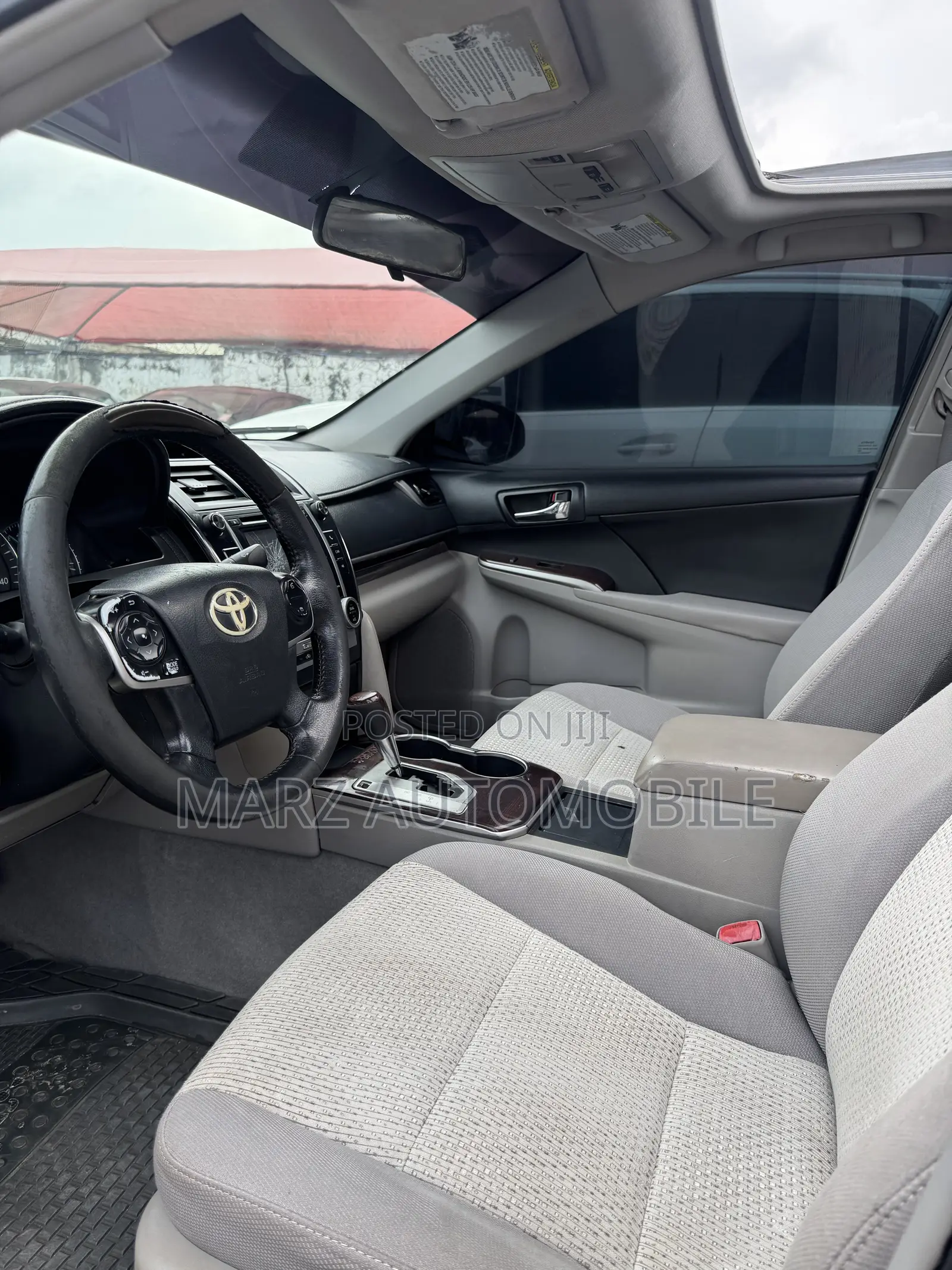 Toyota Camry XLE 4dr Sedan (2.5L 4cyl 6A) 2014 Silver