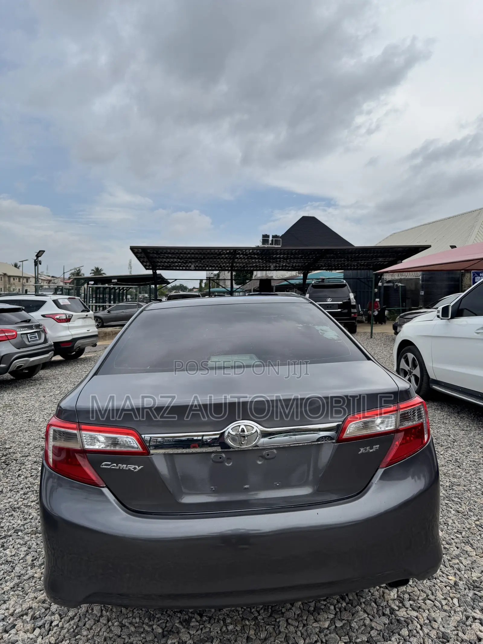 Toyota Camry XLE 4dr Sedan (2.5L 4cyl 6A) 2014 Silver