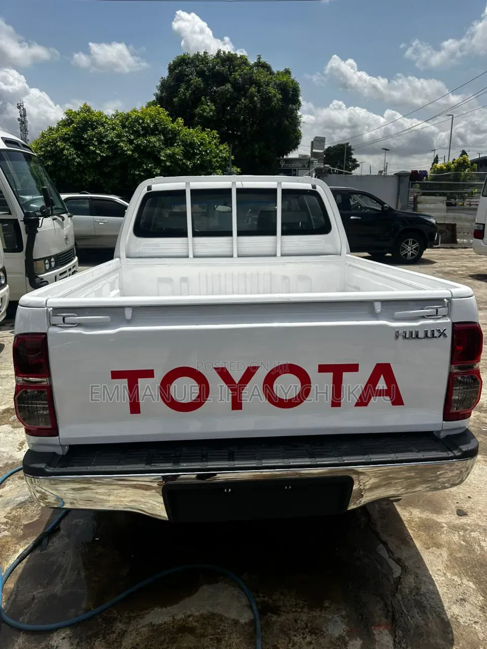 Toyota Hilux 2.5 D-4D 4X4 SRX 2012 White