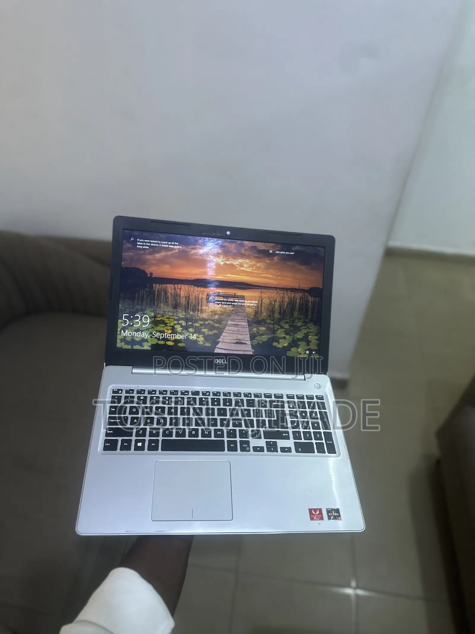 Laptop Dell Inspiron 5565 8GB AMD Ryzen 5 SSD 512GB