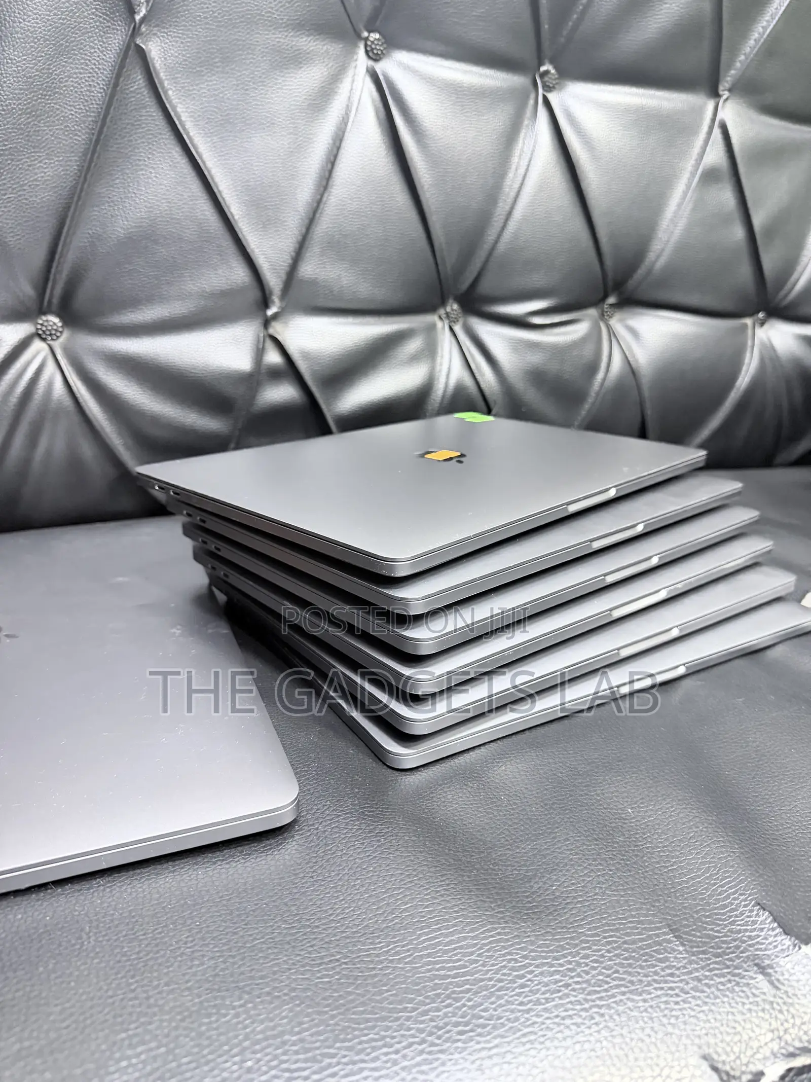 Laptop Apple MacBook Pro 2022 M2 16GB Apple M2 SSD 512GB