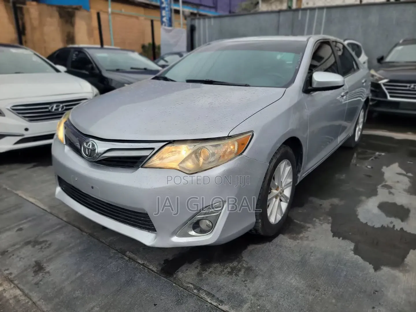 Toyota Camry XLE V6 4dr Sedan (3.5L 6cyl 6A) 2012 Silver