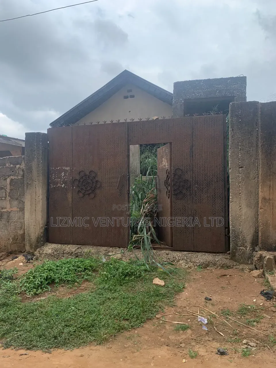 2bdrm Bungalow in Agric Estate, Igando / Ikotun/Igando for sale