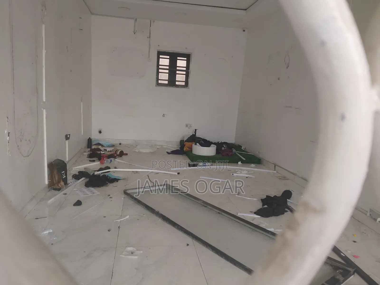 Shop for Rent at Thomas Estate