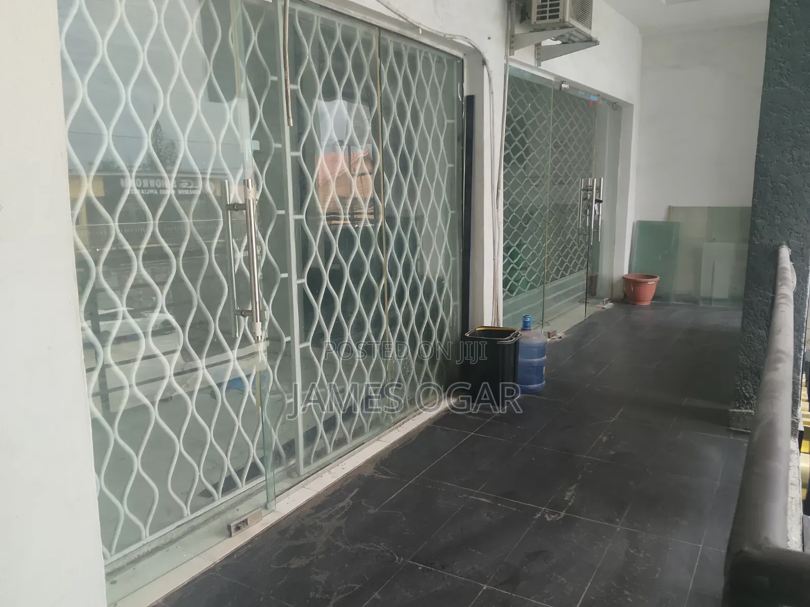 Shop for Rent at Thomas Estate