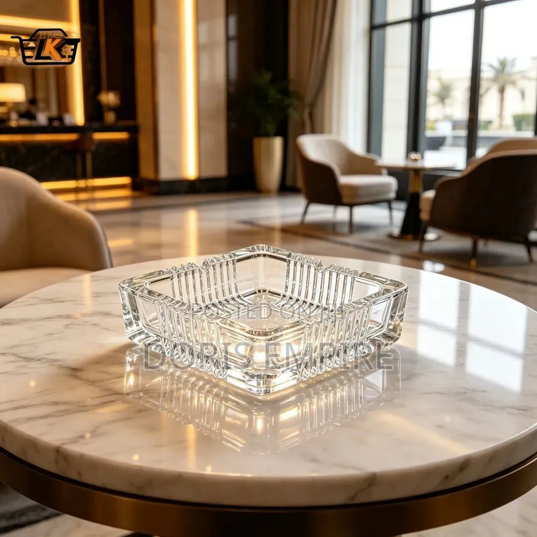 Qaulity Crystal Glass Ash Tray Available