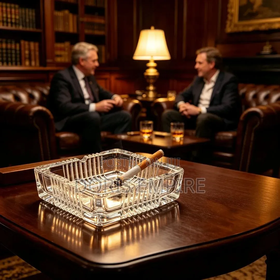 Qaulity Crystal Glass Ash Tray Available
