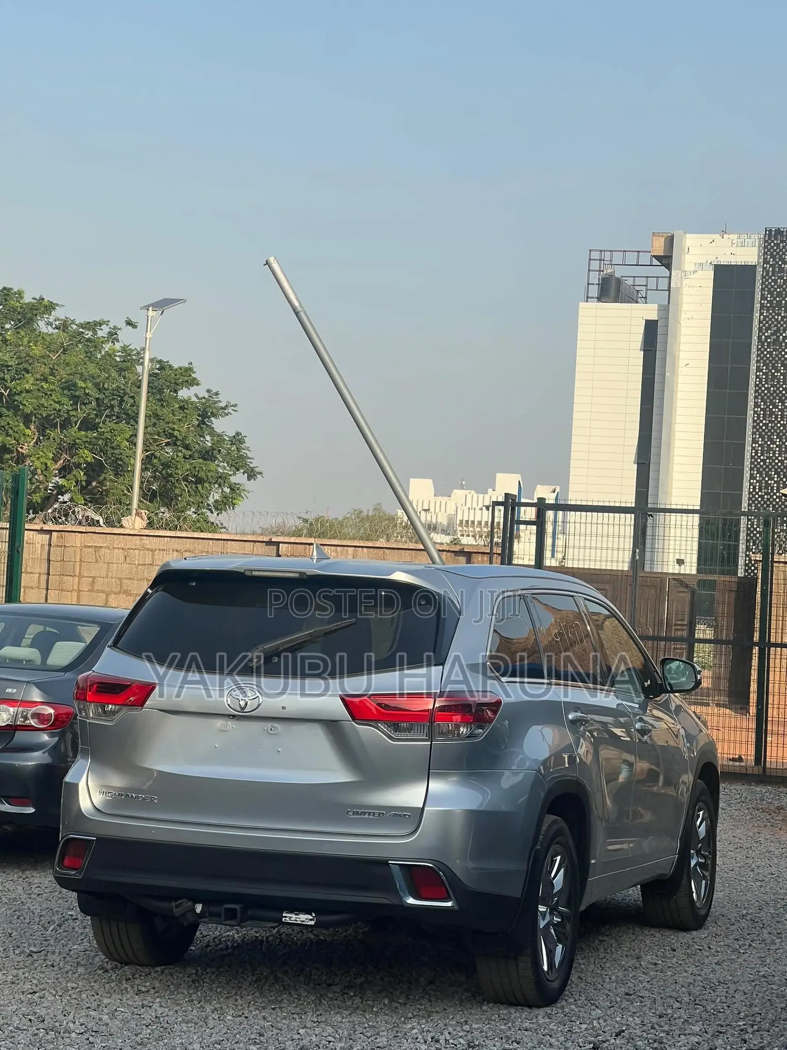 Toyota Highlander Limited 4x4 V6 (3.5L 6cyl 8A) 2017 Silver